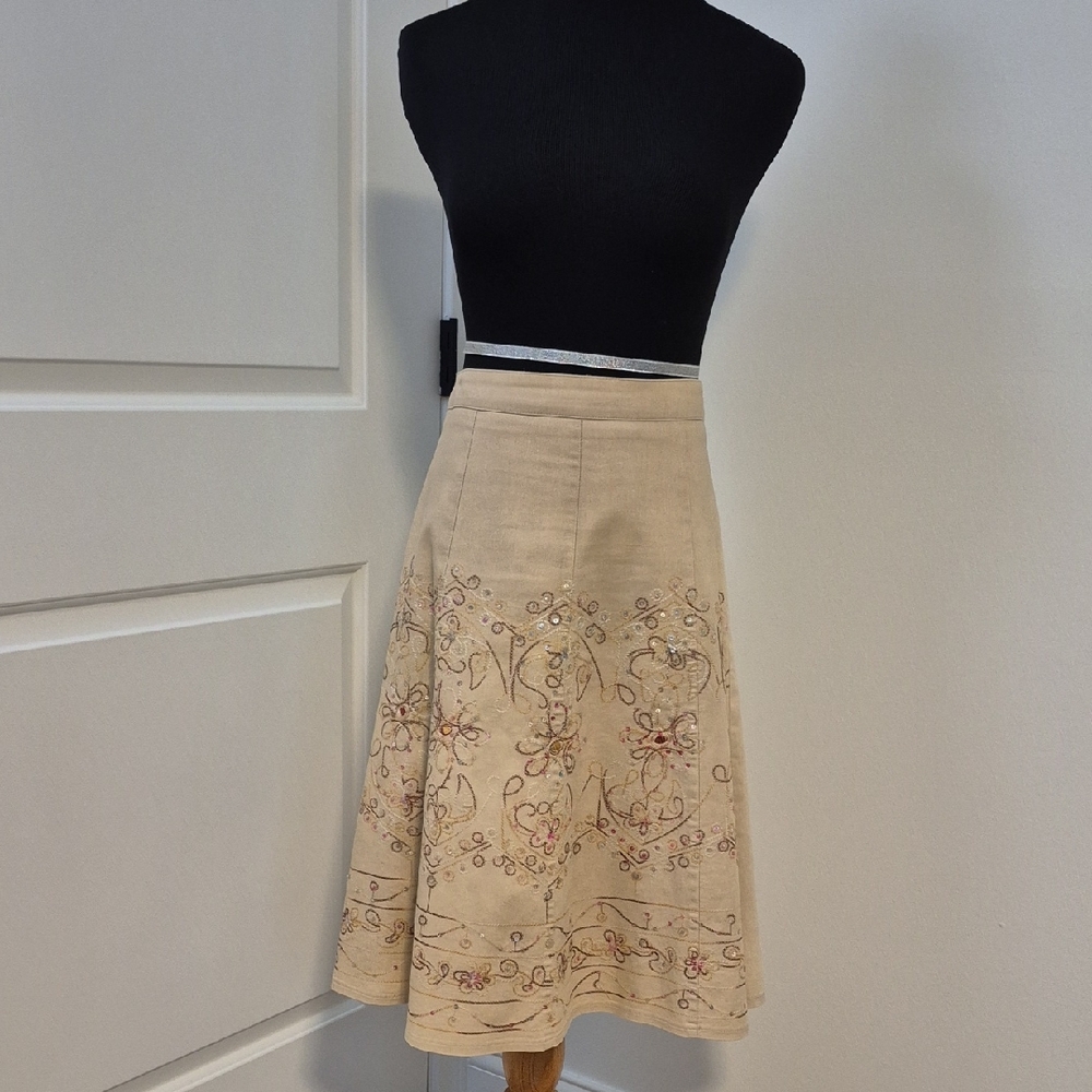 Hazel A-Line Knee-Length Skirt with Embellished Floral Design